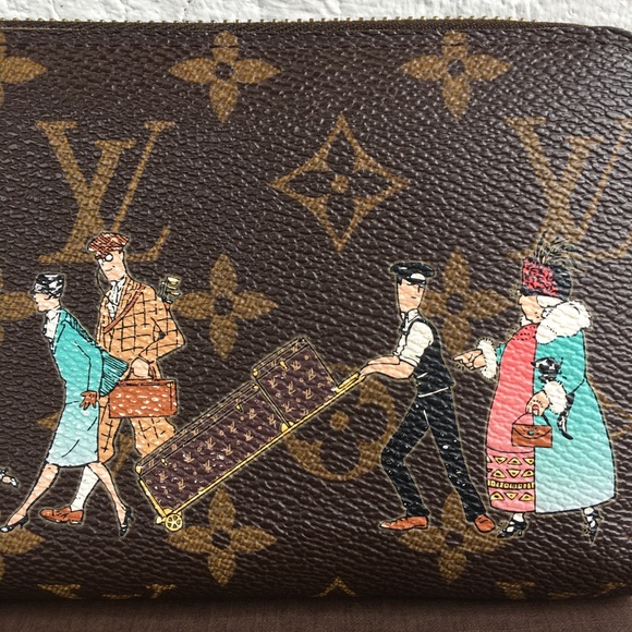 💯% Authentic Louis Vuitton Monogram Zip Wallet - Picture 6 of 16